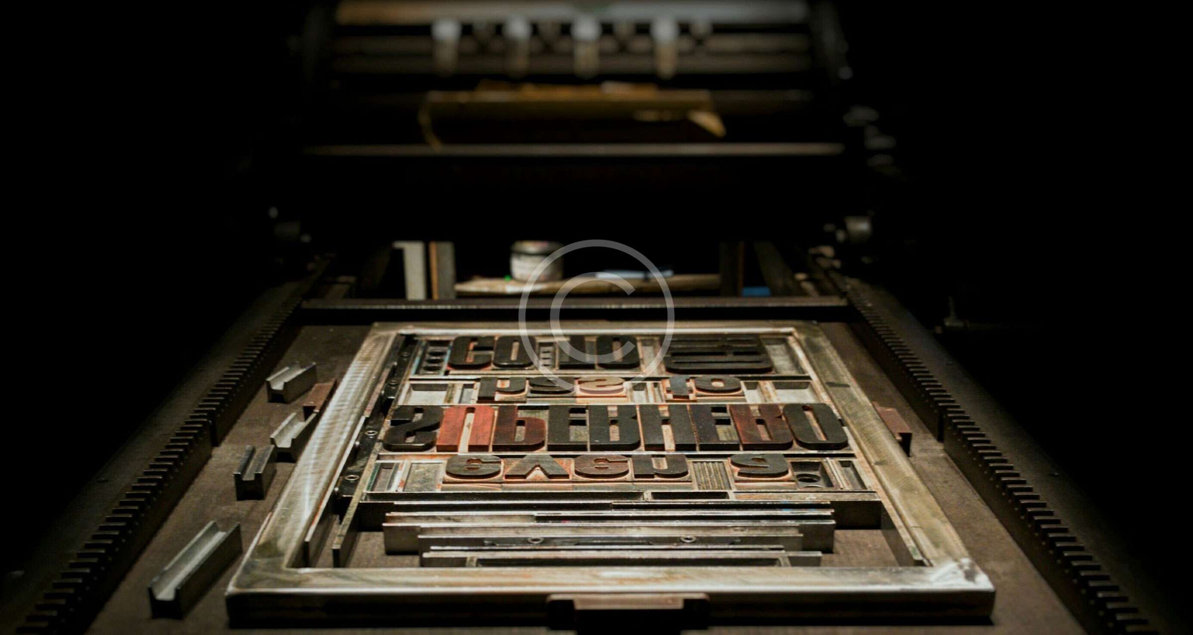 CUSTOM PRINTED DISPLAY BOXES
